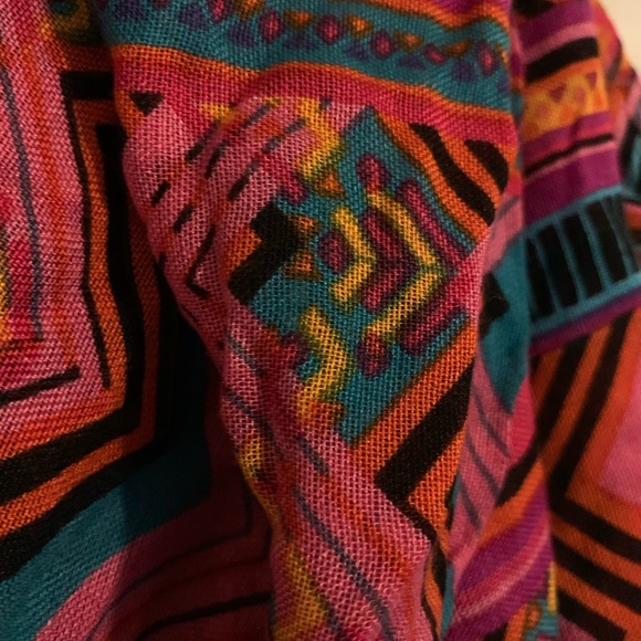 Stella & Dot tribal pattern scarf - Picture 3 of 4
